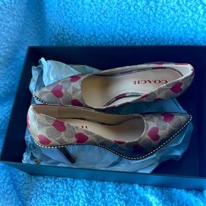 Coach Waverly Pumps Hearts